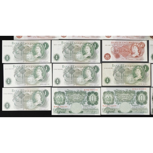 865 - Collection of predominantly Elizabeth II Bank of England banknotes, some consecutive serial numbers,... 