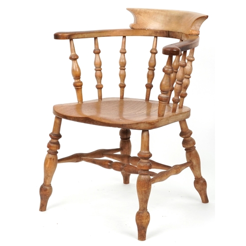 1082 - Hardwood smoker's bow chair, 83cm high