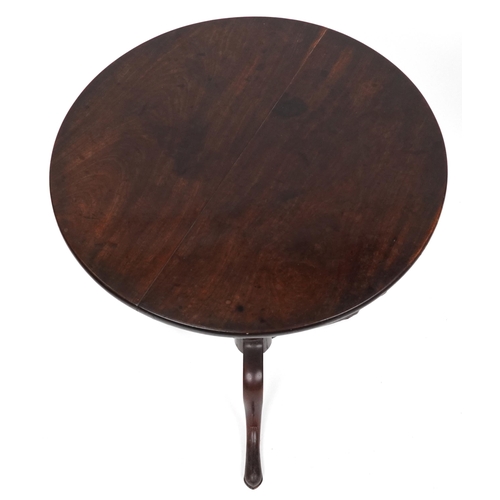 1069 - Georgian circular mahogany tilt top occasional table, 73cm high x 61cm in diameter