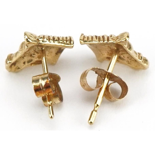 2068 - Pair of 9ct gold horsehead stud earrings, 8.5mm wide, 0.8g