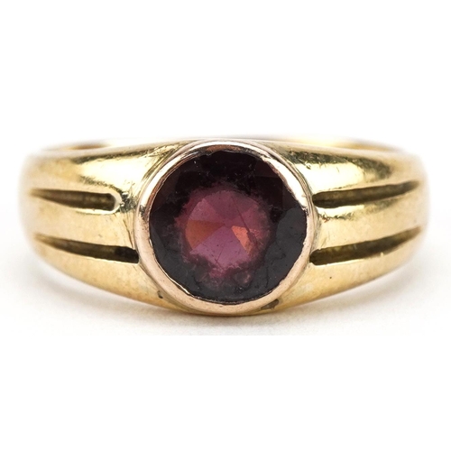 2189 - George V 18ct gold garnet solitaire ring, Chester 1912, size K/L, 5.4g