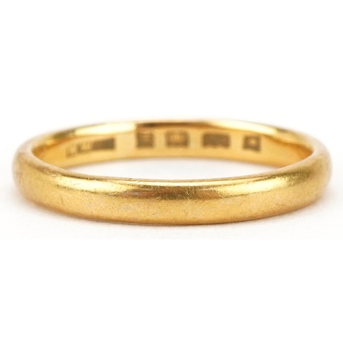 2166 - 22ct gold wedding band, size N, 3.3g