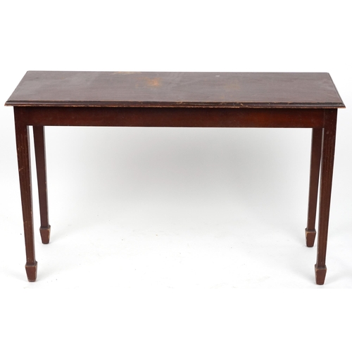 1072 - Mahogany side table on tapering legs, 74.5cm H x 121.5cm W x 45.5cm D