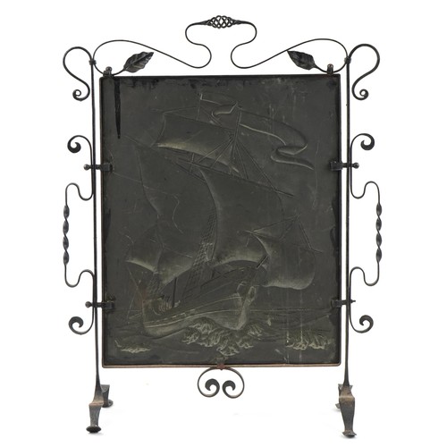 1727 - Manner of John Pearson, Arts & Crafts Newlyn school copper and wrought iron fire screen embossed wit... 