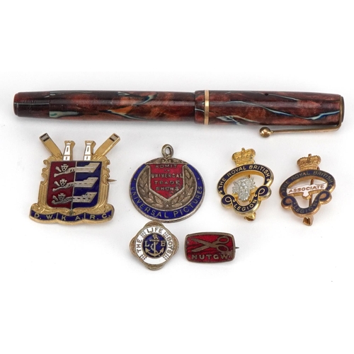 1630 - Parker marbleised fountain pen with gold nib, five pin badges and a Universal Pictures admission jew... 