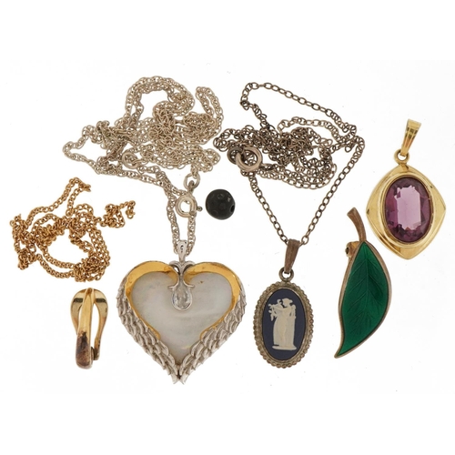 2580 - Vintage and later jewellery including a Bradford Exchange silver and mother of pearl love heart pend... 