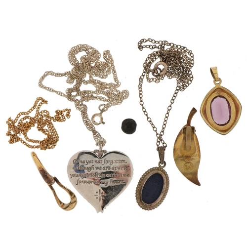 2580 - Vintage and later jewellery including a Bradford Exchange silver and mother of pearl love heart pend... 