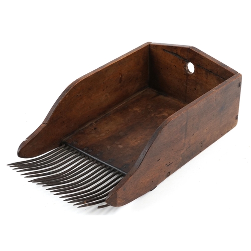 2629 - American folk art hardwood and metal berry picker, 34.5cm in length