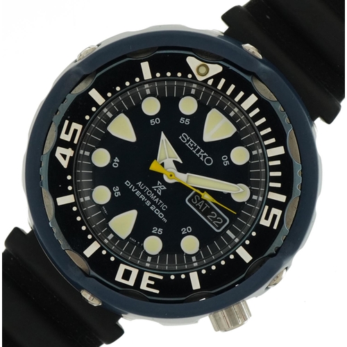 563 - Seiko, gentlemen's Seiko 4R36 Air Divers Special Edition automatic wristwatch with day/date aperture... 