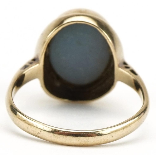 500 - 9ct gold cabochon opal ring, size P, 3.1g