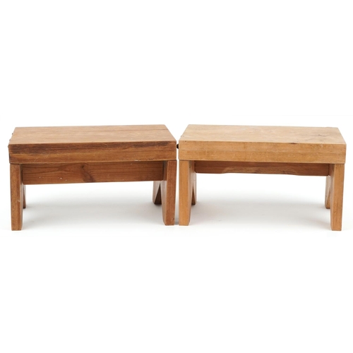 2611 - Pair of vintage pine folding artist's stools, 18cm H x 33.5cm W x 20cm D