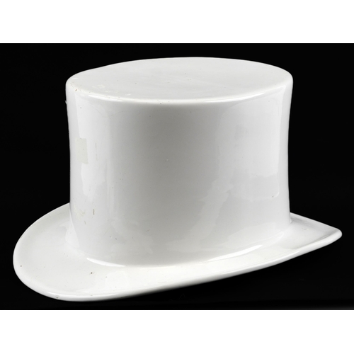 2735 - Novelty Ceramic top hat, 27cm in length