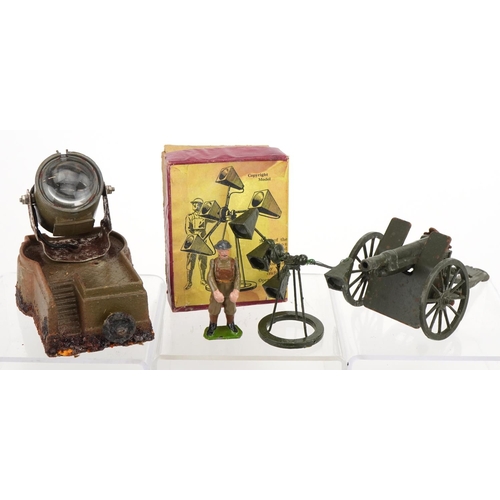 1134 - Britains hand painted lead military artillery including anti aircraft guns and an Air Force equipmen... 