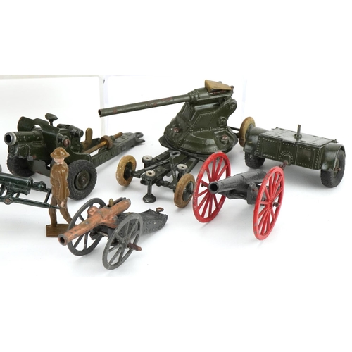 1134 - Britains hand painted lead military artillery including anti aircraft guns and an Air Force equipmen... 