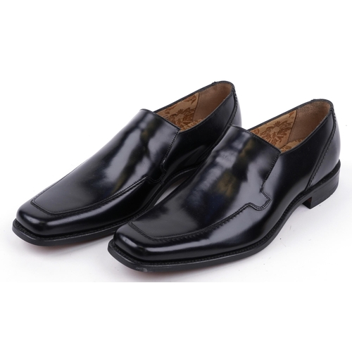 1080 - Pair of gentlemen's design Loake black leather shoes, size 9 1/2