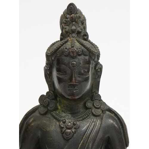 71 - 18th Century Chino Tibetan bronze/copper buddha figure of Tara, 15cms tall