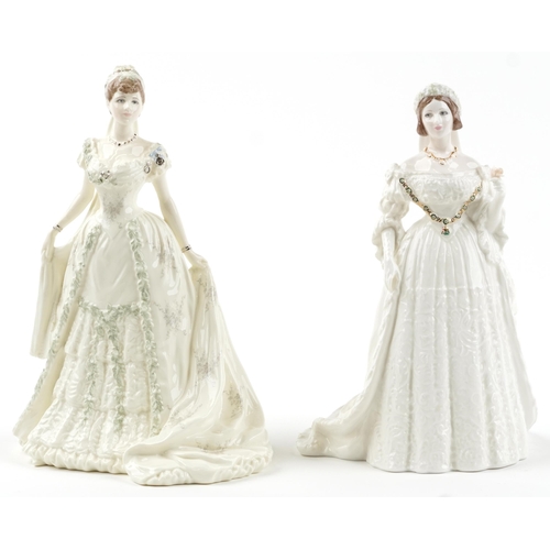 2262 - Two Coalport commemorative figurines with boxes comprising Queen Victoria 1898/7500 and Queen Mary 1... 