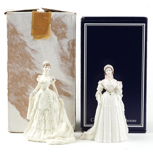 2262 - Two Coalport commemorative figurines with boxes comprising Queen Victoria 1898/7500 and Queen Mary 1... 