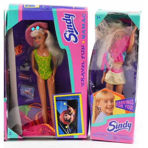 1192 - Four vintage Sindy dolls with boxes by Hasbro including Travel Fun comprising numbers 18527, 18432, ... 