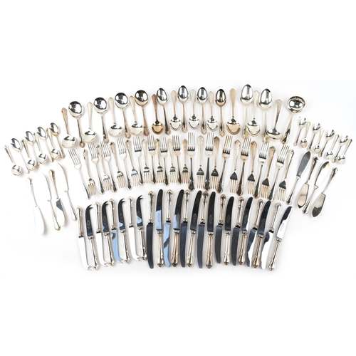 2489 - Eight place suite of Sheffield silver plated cutlery