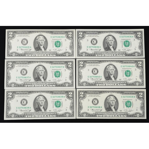 1623 - Six United States of America two dollar banknotes with consecutive serial numbers, series 1976, seri... 