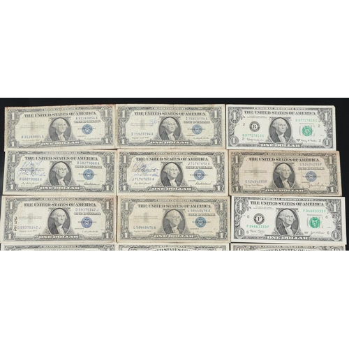 1622 - United States of America dollar banknotes, various series and serial numbers including one, two, fiv... 