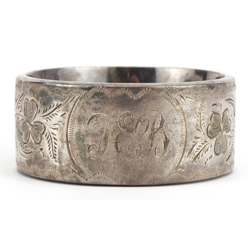 631 - Joseph Cook & Son, Edwardian silver and malachite clover design napkin ring housed in a Weir & Sons ... 