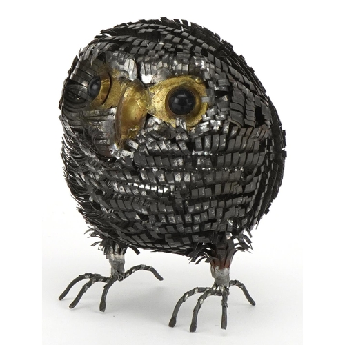 611 - Attributed to Sergio Bustamante, Brutalist metalwork sculpture of a stylised owl, 11cm high