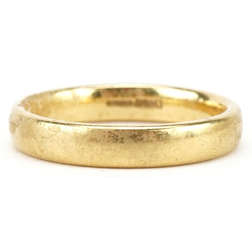 3030 - 18ct gold wedding band, size T, 7.0g