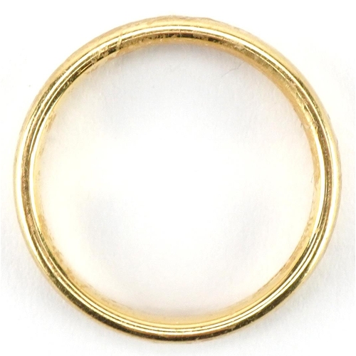 3030 - 18ct gold wedding band, size T, 7.0g