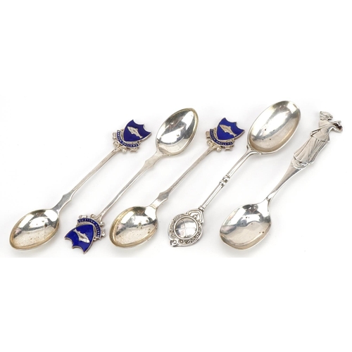 2413 - Sporting interest teaspoons comprising two silver golfing interest and three silver plated and ename... 