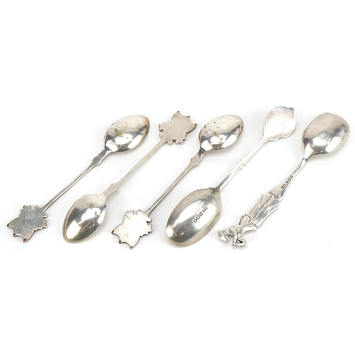 2413 - Sporting interest teaspoons comprising two silver golfing interest and three silver plated and ename... 