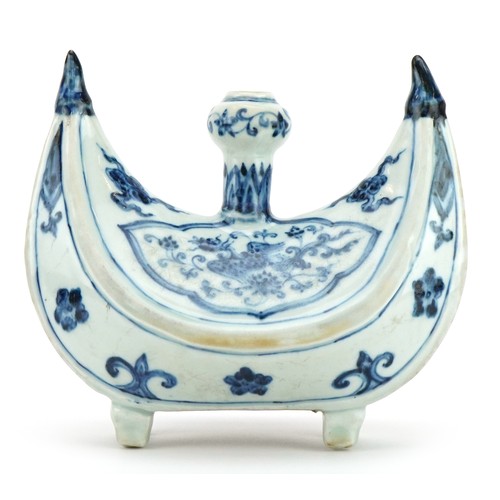 2631 - Chinese Islamic blue and white porcelain four footed candle holder hand painted with flowers, 20cm i... 