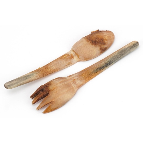 2369 - Antique Asian horn salad servers, possibly rhinoceros horn, each 20.5cm in length