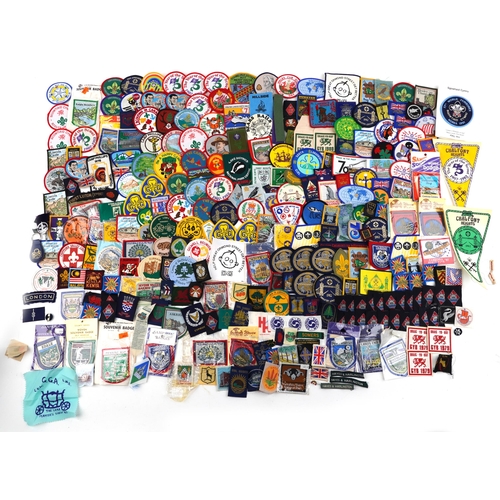 1639 - Large collection of 1970s and later predominantly scouting, girl guides and jamboree cloth badges