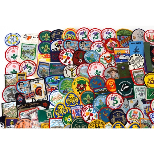 1639 - Large collection of 1970s and later predominantly scouting, girl guides and jamboree cloth badges