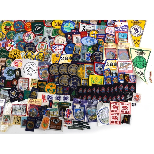 1639 - Large collection of 1970s and later predominantly scouting, girl guides and jamboree cloth badges