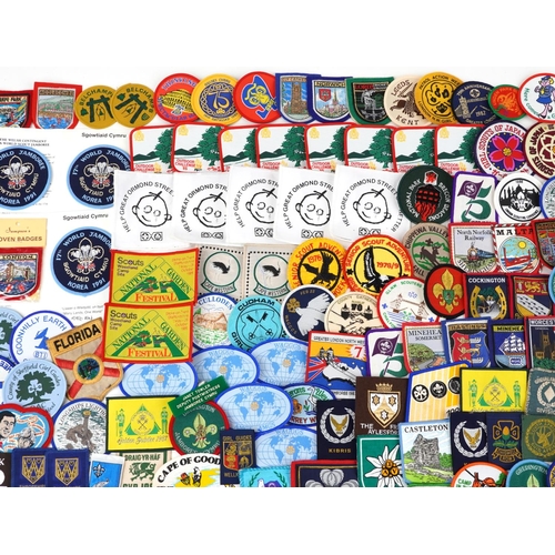 1640 - Large collection of 1970s and later predominantly scouting, girl guides and jamboree cloth badges