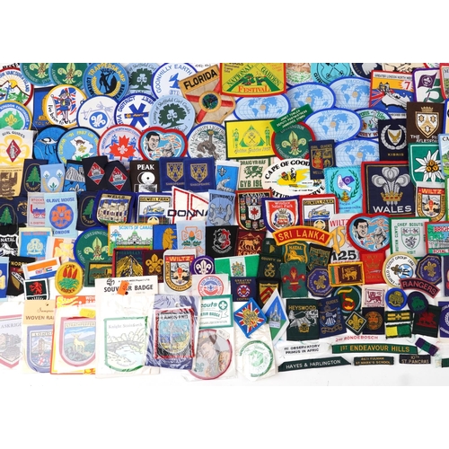 1640 - Large collection of 1970s and later predominantly scouting, girl guides and jamboree cloth badges