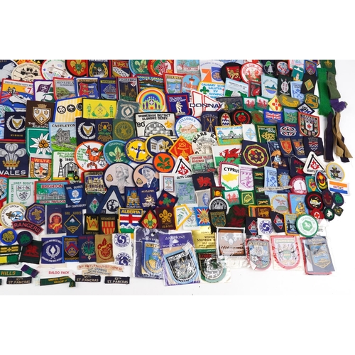 1640 - Large collection of 1970s and later predominantly scouting, girl guides and jamboree cloth badges