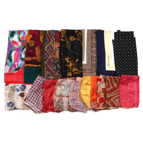 1096 - Assortment of silk and other scarves