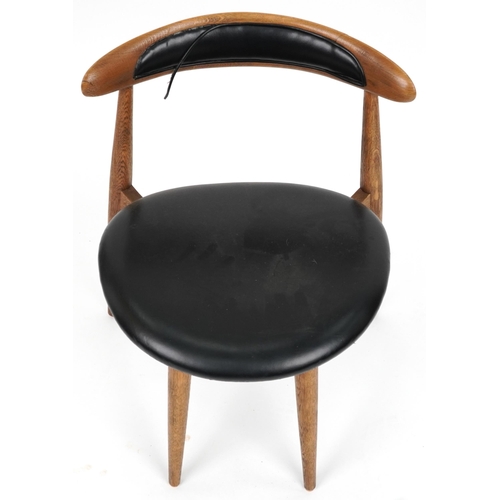 2122 - Scandinavian design hardwood chair in the manner of Hans Wegner, 74cm high