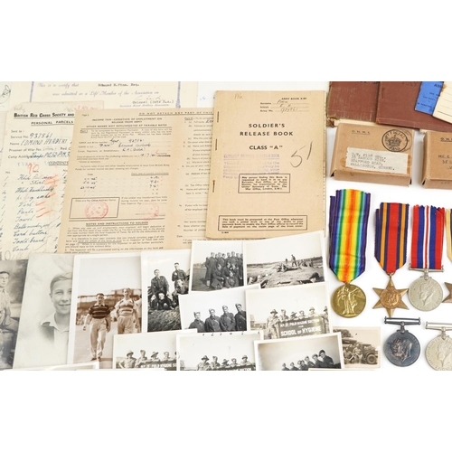 1335 - British military World War I and World War II medal groups relating to the Pinn family with related ... 