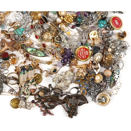 3732 - Vintage and later costume jewellery including jewelled and enamel brooches, bracelets, necklaces and... 