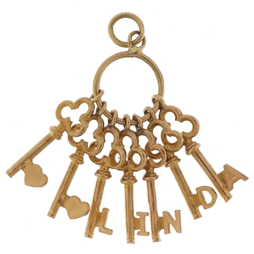 3685 - 9ct gold Linda bunch of keys charm, 2.7cm high, 3.0g