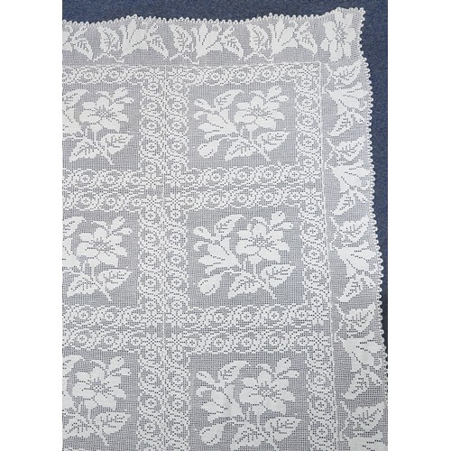 1114 - Vintage crochet double bedspread