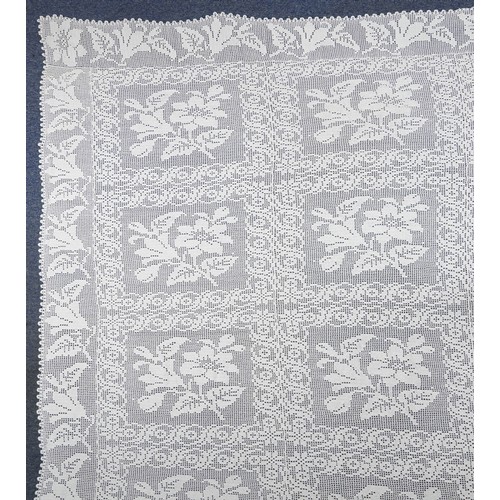 1114 - Vintage crochet double bedspread