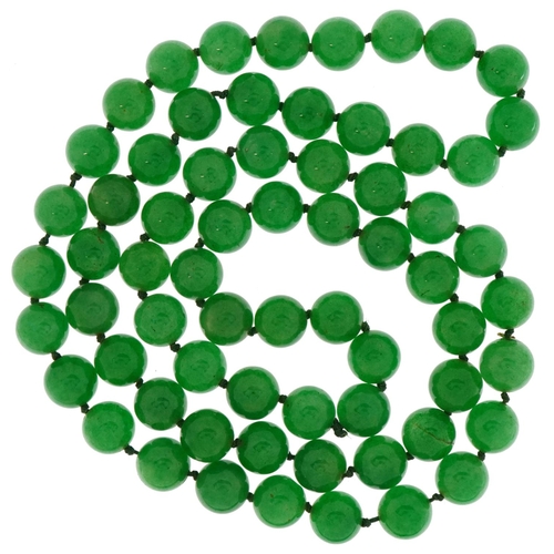 3413 - Chinese green jade bead necklace, each bead approximately 12mm in diameter, 86cm in length, 153.0g