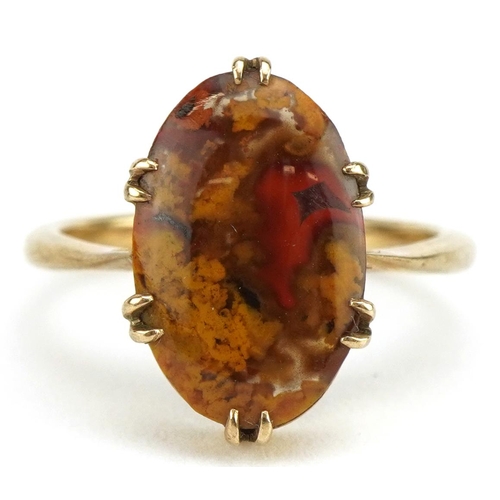 3157 - 9ct gold agate ring, size I/J, 2.7g