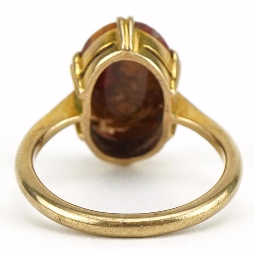 3157 - 9ct gold agate ring, size I/J, 2.7g